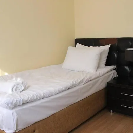 Comfortable, Near Sabiha Gokcen Airport And Viaport Shopping Center 2 Br Apartment *