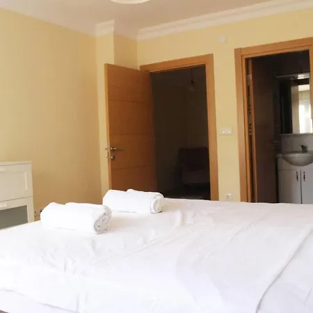 Comfortable, Near Sabiha Gokcen Airport And Viaport Shopping Center 2 Br Istanbul