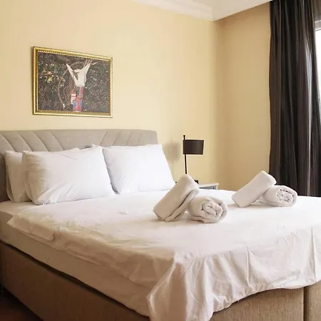 Comfortable, Near Sabiha Gokcen Airport And Viaport Shopping Center 2 Br Istanbul